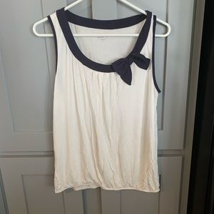 Loft tank top on the collar is navy with a bow